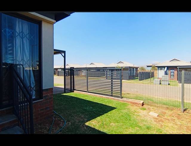 3 BEDROOM FREESTANDING FOR SALE IN LOTUS GARDENS